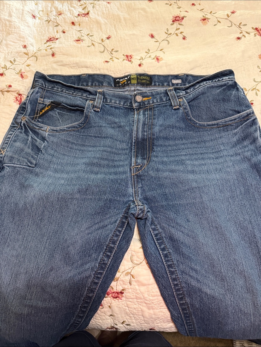 Ariat Men's Relaxed Jeans in Medium Blue Denim 38:30